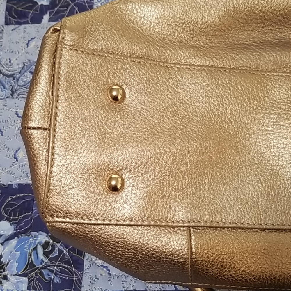 B. Makowsky gold purse. - Picture 8 of 15
